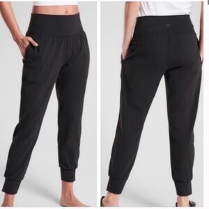 ATHLETA Salutation Jogger Black